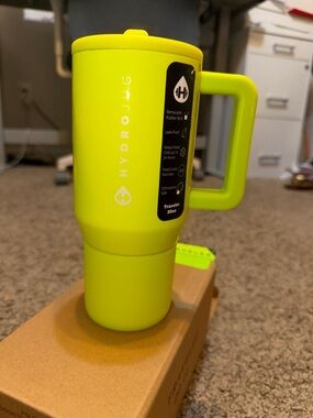 HydroJug 20oz Glow Traveler